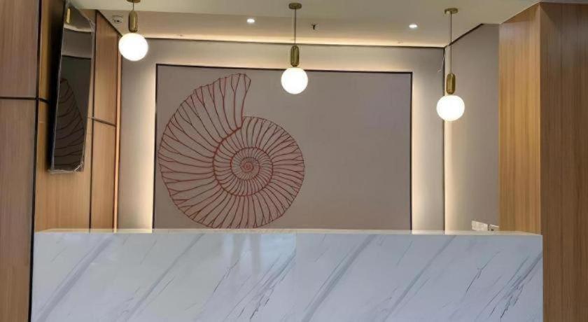 Shell Shnaghai Beiqiao Metro Station Hotel 2*