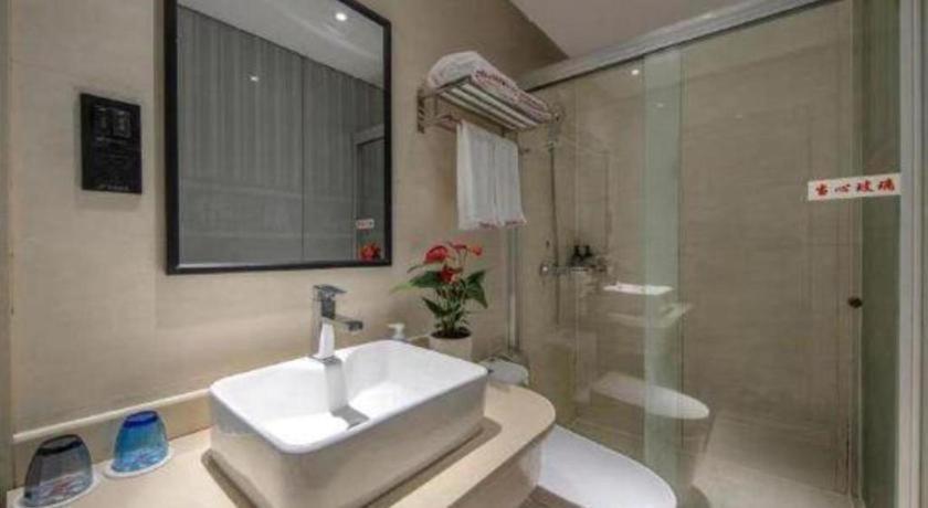 Shell Shnaghai Beiqiao Metro Station Hotel 2*